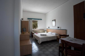 Budget studios 50m from the beach and Perissa center